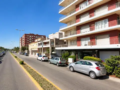 Av Costanera N° 2400