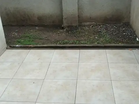 MONOAMBIENTE EN VENTA CON PATIO