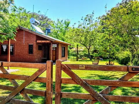 Descubre una encantadora casa estilo chalet en Salvador María | Lobos