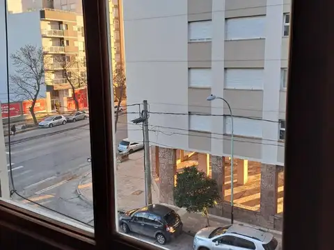 Larrea y Avenida Independencia