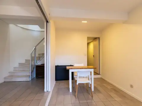 Casa en Venta con 4 cocheras