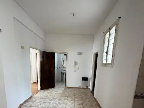 Depto Tipo Casa en Venta en Versalles, USD 160.000