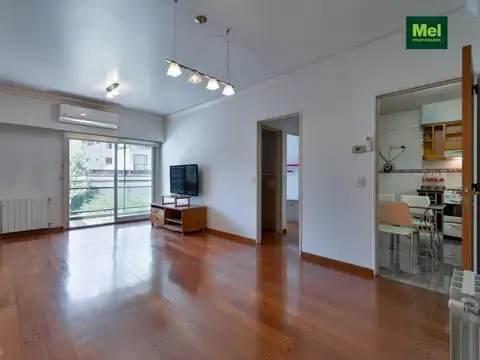 Semipiso 4 ambientes en Boulevard Mendoza con cochera.