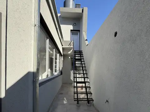 Depto Tipo Casa en Venta de 4 ambientes