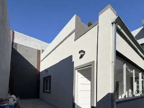 4 ambientes c/ patio y terraza