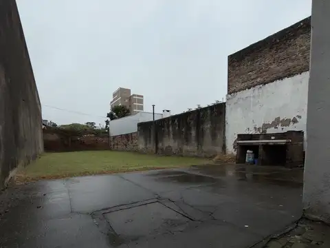 Arroyo Seco. Amplio lote y casa, zona centro.