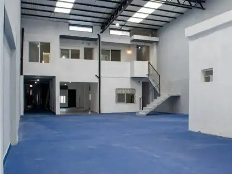 Venta galpón 300² y vivienda 4 amb