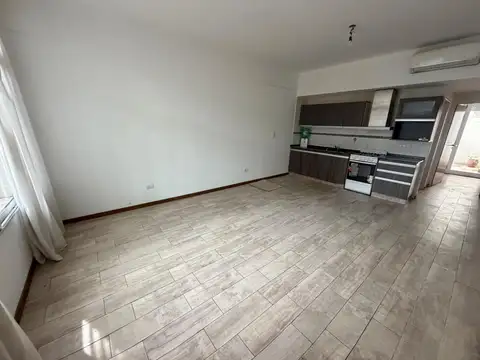 Depto Tipo Casa en Alquiler de 3 ambientes
