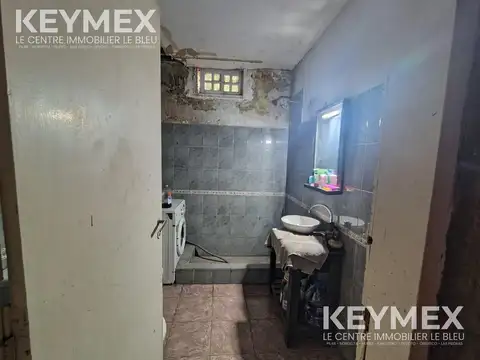 Venta Casa a refaccionar con jardin en Tortuguitas