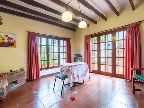 Casa 4 ambientes con 3 baños