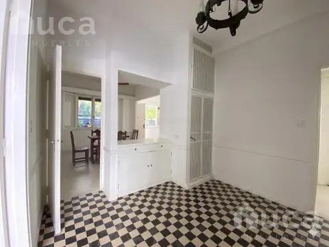 Casa en alquiler de 7 ambientes en el centro de Acassuso