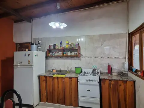 Casa 6 ambientes con 2 baños