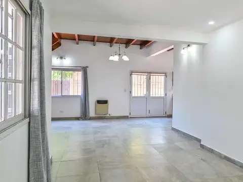 Casa 6 ambientes con 3 baños