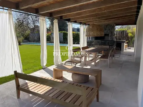Venta de Casa 6 Ambientes en Ayres Plaza, Pilar