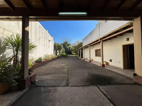 Local en Venta en Bella Vista, USD 1.370.000