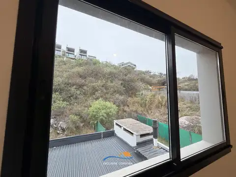 DUPLEX EN ALQUILER - LA CUESTA- TRES DORMITORIOS