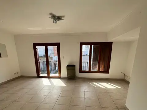 Depto Tipo Casa 4 ambientes con 1 baño