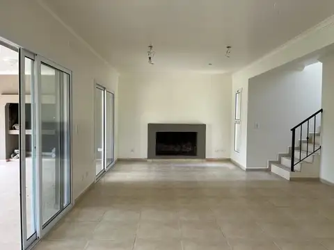 Casa en Alquiler en Los Potrillos, USD 1.200