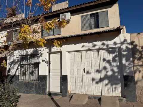 VENTA CASA CIPOLETTI 3 DORMITORIOS, B. VILLARINO