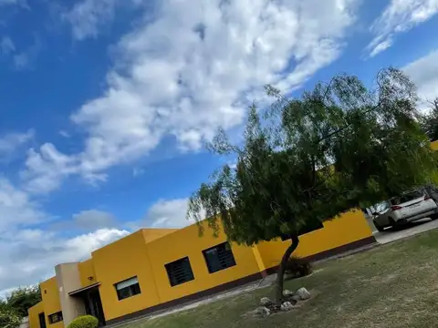 CASA QUINTA EN VENTA 4 AMBIENTES CON FINANCIACIÓN
