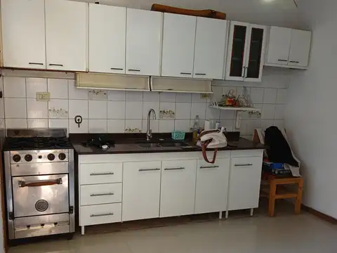 Casa 5 ambientes con 1 baño