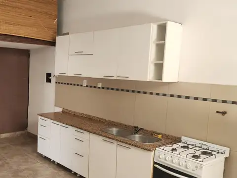 Alquiler casa 3 ambientes con patio y pileta