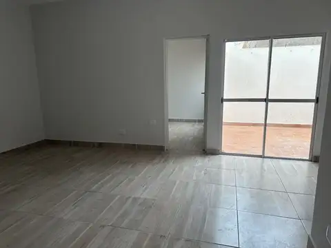 Depto Tipo Casa en Alquiler de 2 ambientes