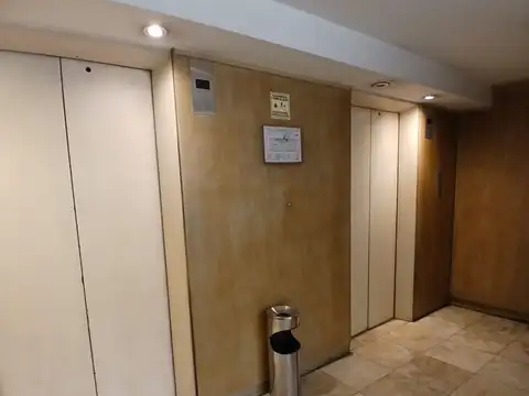 Oficina en Alquiler con 4 cocheras