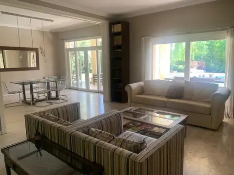 Casa en Venta de 5 dormitorios