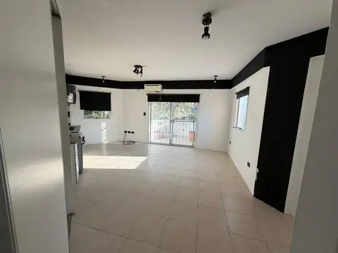 Departamento en Alquiler en Caseros, $ 450.000