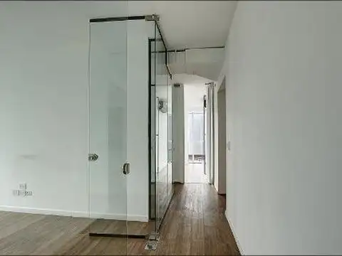 Oficina en Alquiler c/cochera 190m2