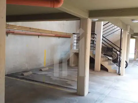 Cochera en Venta Semicubierta