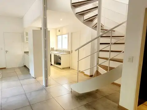Depto Tipo Casa en Alquiler de 1 dormitorio