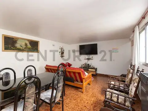 Machain 3100, Piso 0