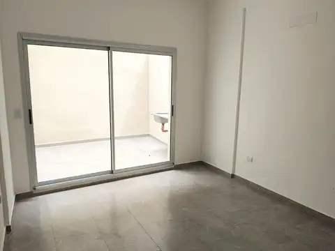 Departamento en alquiler en Almagro, Monoambiente con patio, a estrenar. Terraza común c/parrilla