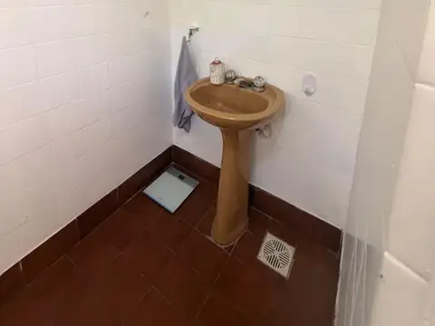 Casa en Venta con 6 cocheras