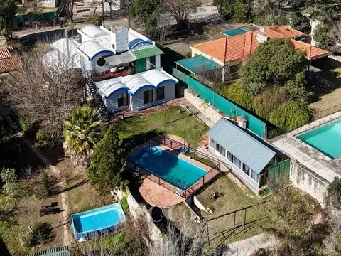 Casa 10 ambientes con 3 baños