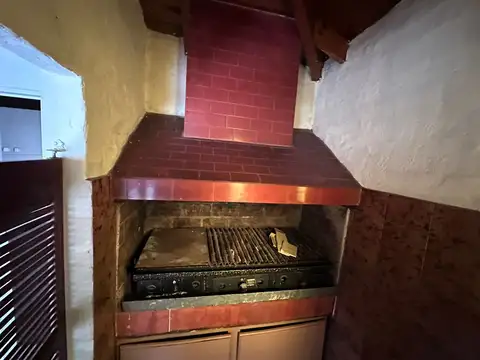 Quinta en Alquiler con 2 cocheras