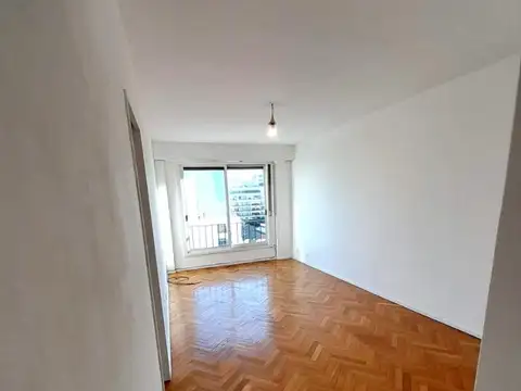 Lima 581 , Piso 8
