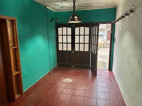 Casa 4 ambientes con 1 baño