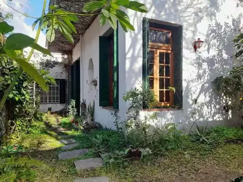 Depto Tipo Casa en Alquiler de 4 ambientes