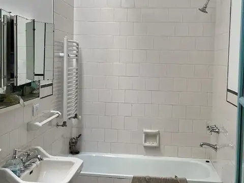 Depto Tipo Casa en Alquiler en Coghlan, USD 1.700