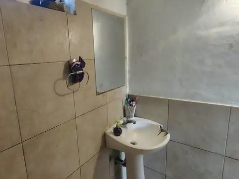 Casa 2 ambientes con 1 baño