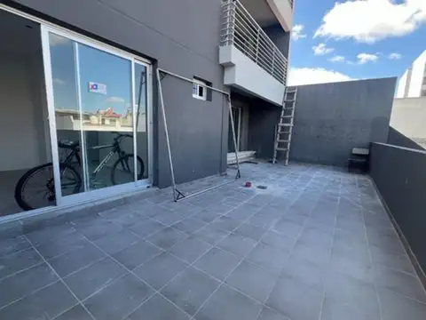VENTA DEPTO 2 AMB CON BALCON TERRAZA - EN CASEROS