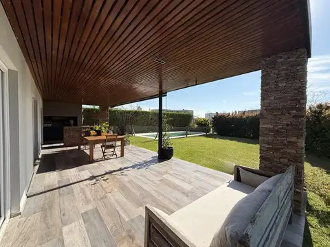 Casa en Venta en Puertos - Barrio Ceibos, USD 390.000