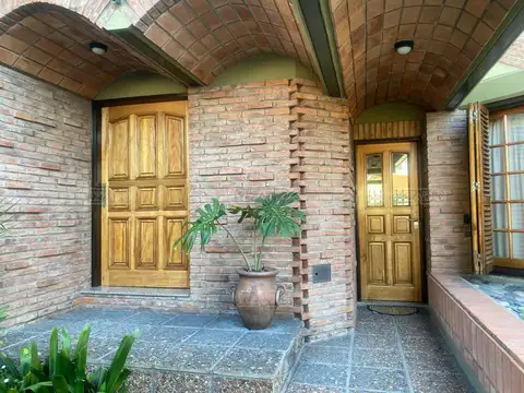 Casa en Venta en Villa Adelina, USD 360.000