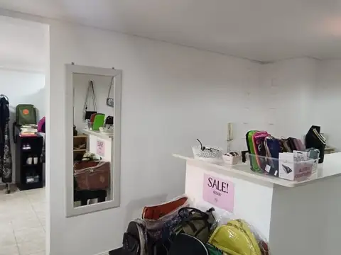 Oficina / Showroom en Lanùs Este