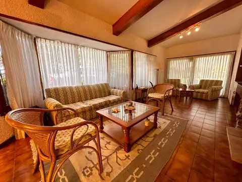 Casa en Alquiler Temporal en Playa Mansa, USD 6.200