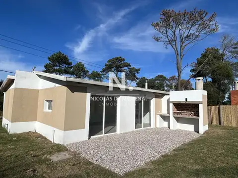 Casa 3 ambientes con 1 baño
