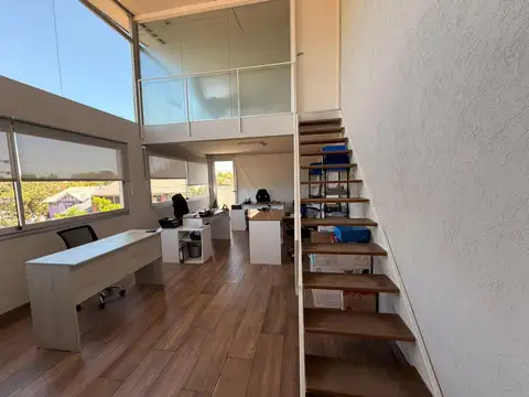 Oficina en venta con renta con cochera en Tigre, ideal inversion